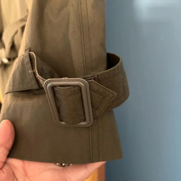 London Fog Trenchcoat - Picture 8 of 11